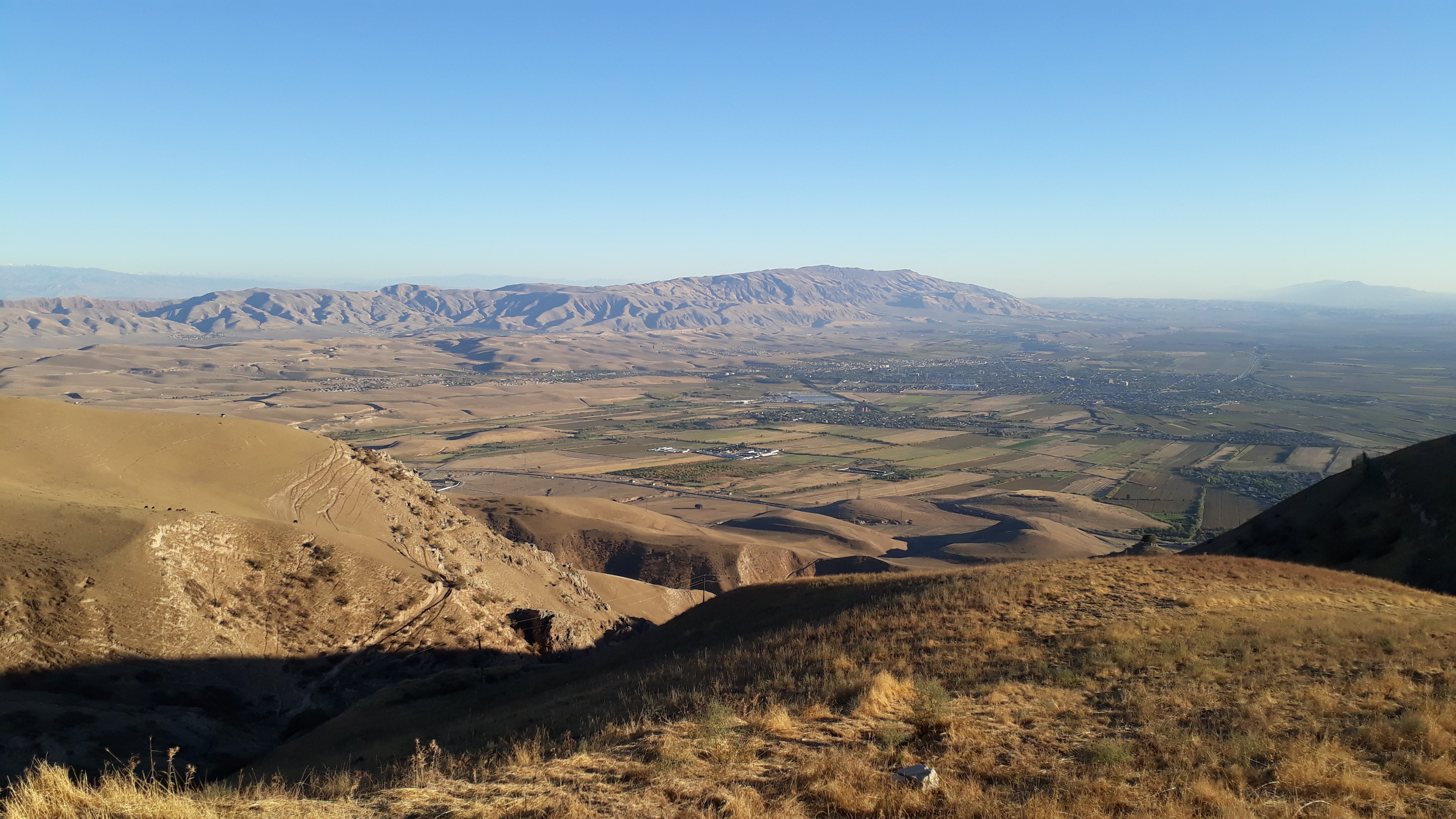 La plaine de Danghara vers le sud en 2022. Photo I. Ashurmadov © MAFTTM